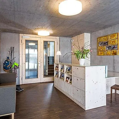 Otel Nova Casa Spinatscha Sedrun